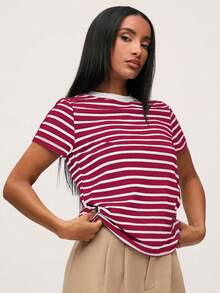 SHEIN BASICS Áo thun nữ cổ tròn tay ngắn in họa tiết sọc đa năng thường ngày - Màu Đỏ Sâu - Xem 3