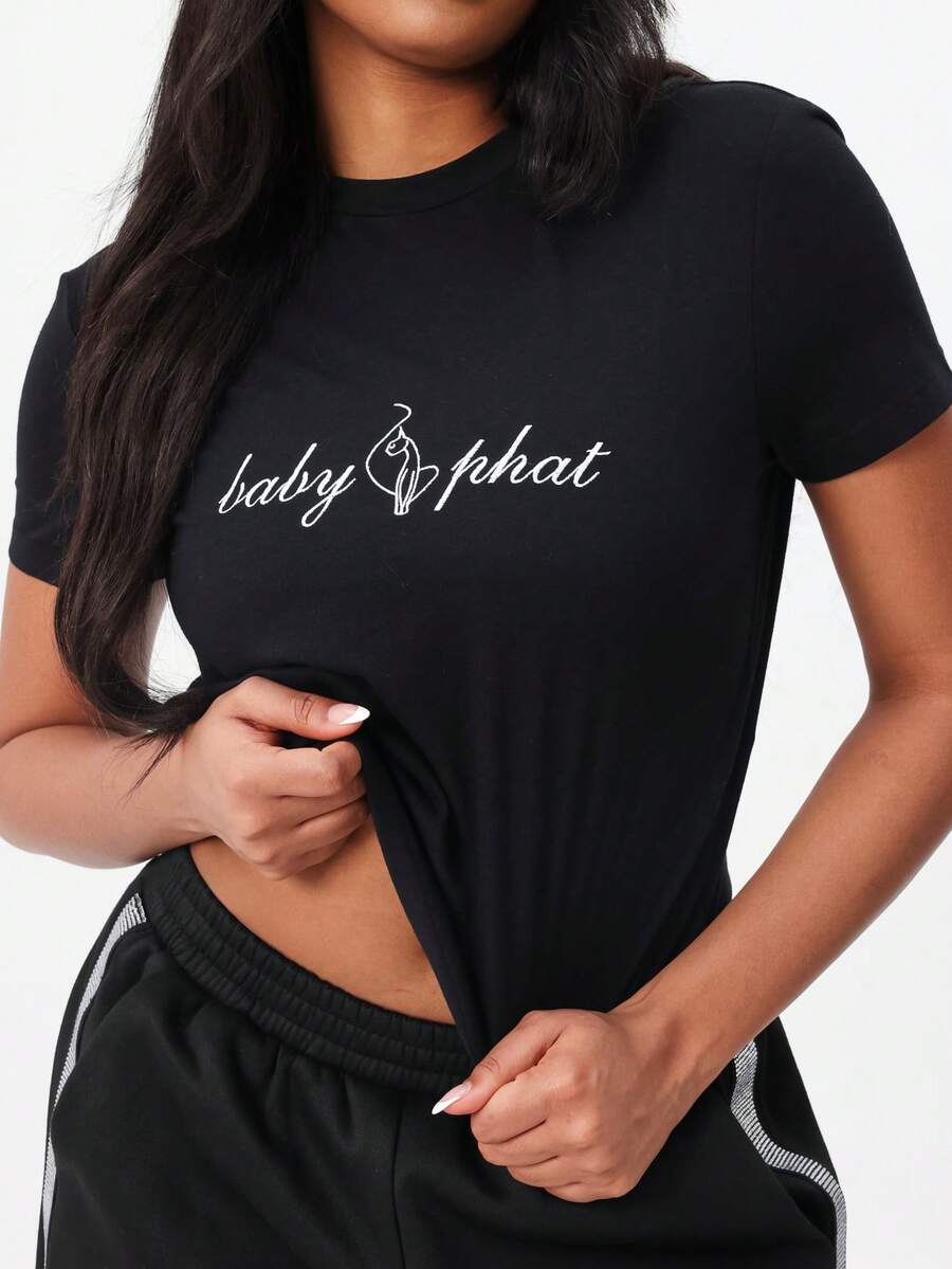 BABYPHAT Logo Lounge 短款短袖圆领棉混纺休闲宽松版型，适合夏季和春季穿着。 - 黑色 - 查看 1