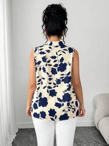 Elenzga Plus Size Women Floral Print V-Neck Sleeveless Blouse - Apricot - View 2