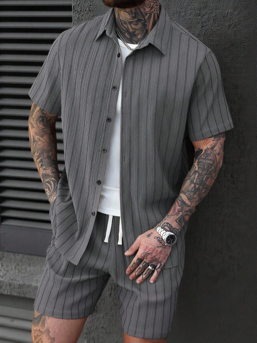 SLATEMANN Bộ áo sơ mi nam tay ngắn kẻ sọc cài cúc phía trước, bộ đồ mùa hè nam, bộ trang phục mùa hè nam, áo sơ mi nam phong cách đường phố, bộ áo sơ mi kẻ sọc cài cúc và quần short nam, bộ quần short mùa hè nam. - Xám - Xem 1