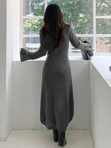 DAZY 女士V领长款蓬松毛衣连衣裙 - 灰色 - 查看 4