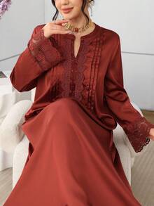 Al Najma Đầm dài tay dáng rộng thanh lịch, chất liệu satin bóng, phối ren hoa, xếp nếp, dành cho nữ. - Màu Đỏ Sâu - Xem 9