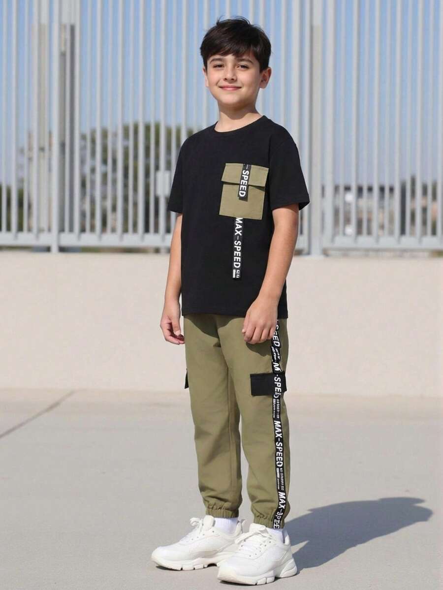 SHEIN Vacaura 男大童字母織帶翻蓋口袋T恤和褲子 - 彩色 - 查看 1