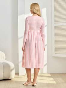 GentleRue Maternity 孕妇条纹圆领休闲哺乳连衣裙，长袖设计，适合日常穿着 - 粉色 - 查看 2