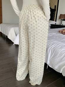 Dazy Plus 时尚优雅碎花印花宽松直筒睡裤，家居服下装 - 杏色 - 查看 2