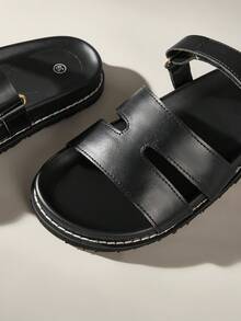 Solecia Modne, uniwersalne, wygodne i proste płaskie sandały - Czarne - Zobacz 6