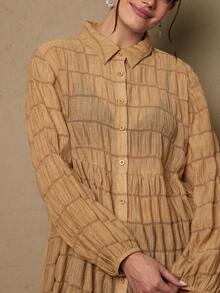 SHEIN VCAY 大码女式条纹长袖单排扣休闲褶皱衬衫 - 卡其色 - 查看 2