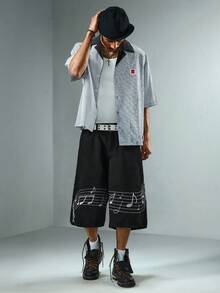 ROMWE MEN Street Life شورتات جينز واسعة الساق مطرزة بنوتة موسيقية للرجال