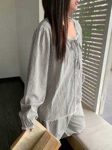 Dazy Plus 时尚条纹撞色蕾丝蝴蝶结宽松上衣和裤子休闲睡衣套装，适合春秋季穿着。 - 灰色 - 查看 10