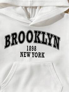 SHEIN Bộ quần áo thường ngày 2 món cho bé trai, gồm 1 áo hoodie trắng in chữ không tay có túi và 1 quần short denim xanh có chun lưng, có túi. Thích hợp cho các hoạt động thường ngày, thể thao, đi chơi, du lịch. - trắng - Xem 7