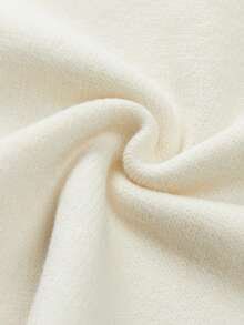 Ellegaria. 新款白色针织连衣裙，圆领珍珠饰边，短袖，修身包臀廓形。竖条纹罗纹针织纹理，高弹力，亲肤舒适，无束缚感。纯白色散发着温柔、精致的优雅气质。适合约会、通勤、下午茶等各种场合。精致的珍珠饰边更添优雅气质。修身廓形凸显曲线，罗纹纹理增添触感趣味。适合春夏穿着。 - 杏色 - 查看 4