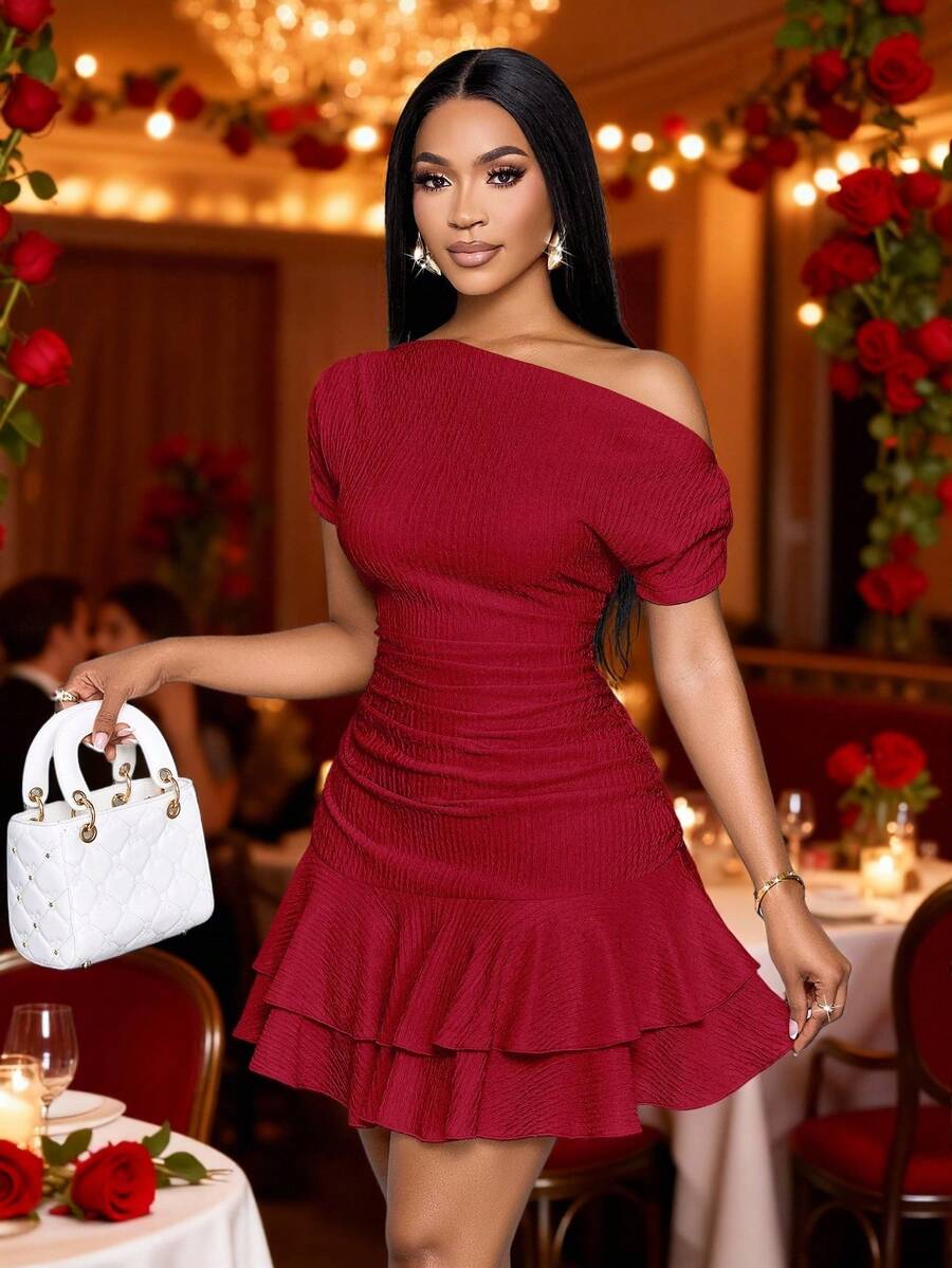 SOLERSUN 女士优雅派对日间杏色针织不对称领口长袖褶皱双褶迷你连衣裙 - 紅色 - 查看 1