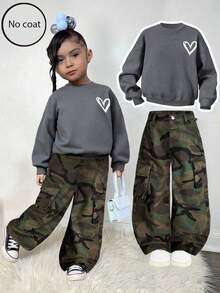 SHEIN Jeans de ajuste holgado con estampado de camuflaje y ramas para niña - Multicolor - Ver 1