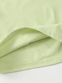 SHEIN طقم قميص وشورت قطعتين للأولاد، قميص بياقة طاقم وأكمام قصيرة مطبوع عليه حرف وألوان متباينة، وشورت بلون أحادي من القطن المحبوك، مريح للارتداء اليومي - متعدد الألوان - مشاهدة 6