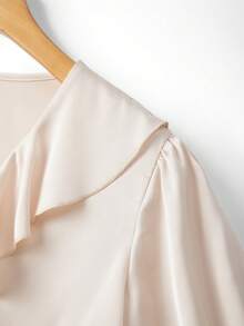 GlowEve CURVE Áo sơ mi cỡ lớn, viền bèo nhún, thanh lịch, thoải mái, đa năng, mặc hàng ngày, tinh tế, sang trọng, giúp thon gọn vóc dáng, thích hợp cho kỳ nghỉ, đám cưới, tiệc tùng. - Màu be - Xem 5