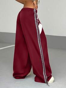 StreetHx Quần nỉ rộng rãi, cạp chun, phối màu, phong cách đường phố thường ngày dành cho nữ. - Màu Đỏ Sâu - Xem 2