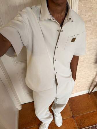 Manfinity Roghcode Conjunto de camisa de manga corta y pantalones de estilo casual y urbano para hombre, otoño