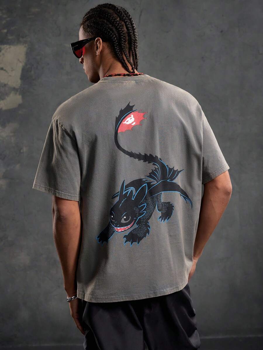 SHEIN How to Train Your Dragon Camiseta de manga corta holgada con gráfico de letra de dibujos animados para uso casual y diario, verano - Gris - Ver 1