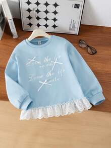 Genkimix Kids 少女时尚韩版简约英文字母标语印花3D蝴蝶结装饰撞色拼接荷叶边下摆藏蓝色圆领套头卫衣，适合秋季穿着 - 彩色 - 查看 1