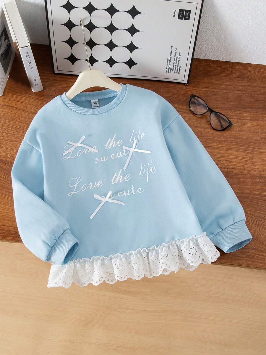 Genkimix Kids 少女时尚韩版简约英文字母标语印花3D蝴蝶结装饰撞色拼接荷叶边下摆藏蓝色圆领套头卫衣,适合秋季穿着 - 彩色 - 查看 1