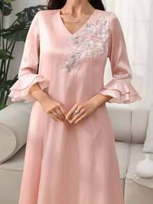 Al Najma Abito da donna taglie forti con scollo a V, decorato con perline, con maniche a balze e stile arabo - Rosa - Visualizzare 3