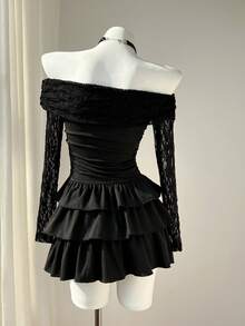 Elamini 女士黑色蕾丝拼接无肩带露肩长袖修身荷叶边下摆A字迷你连衣裙，时尚欧美性感度假风 - 黑色 - 查看 2