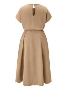 SHEIN Clasi Plus Size Women's Batwing Sleeve Shift Dress With Boat Neckline, For Christmas Maxi Women Outfit - Khaki - View 2