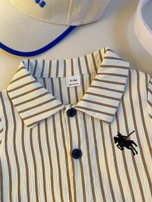 SHEIN 男婴夏季翻领开衫套装（2件套），上衣：黑白条纹短袖翻领衬衫，下装：黑白条纹短裤，休闲度假装 - 棕色 - 查看 6