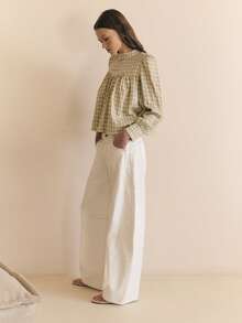 Nöista High-Rise Wide-Leg Denim Pants With Sculptural Volume And Contrast Seam Detailing. Clean, Modern And Effortlessly Chic, These Statement Jeans Are Perfect For Everyday Wear, Minimalist Styling And Fresh Spring. Structured Yet Comfortable, Flattering, Versatile And Easy To Up Or Down. - White - View 3
