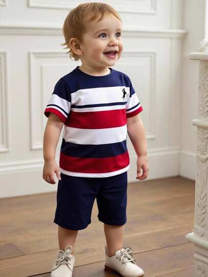 SHEIN Playful Pals Camiseta de manga corta y cuello redondo casual con estampado de rayas para niño, diseño de rayas azul marino, blanco y rojo, ligera y cómoda para primavera/verano, moda urbana, adecuada para fiestas, salidas, vuelta al colegio, actividades al aire libre, regalos