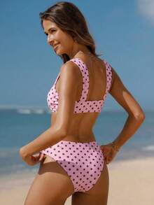 Swim Mod 女士新款波点印花宽肩带U领比基尼套装，露脐上衣和高开衩比基尼泳裤，性感夏季泳装 - 彩色 - 查看 2