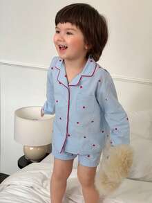 Dazy Kids Set de pijama de 2 piezas con top de manga larga y pantalones cortos con estampado de corazón para bebé niño - Azul - Ver 6