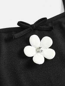 少女时尚休闲度假针织黑白3D花卉装饰吊带开衩连衣裙，度假连衣裙，女孩夏季服装 - 黑色 - 查看 3