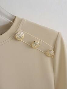 Everyssa 女士夏季针织弹力修身圆领常规肩部短袖装饰纽扣收腰时尚优雅休闲T恤 - 杏色 - 查看 3