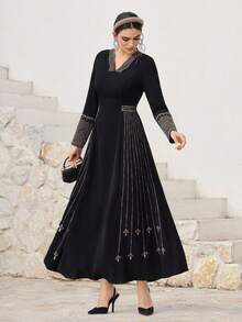 Al Najma 女士V领复古长袖收腰阿拉伯风长裙 - 黑色 - 查看 5
