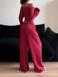 ZzzCrew Bộ đồ ngủ tay dài trễ vai in họa tiết hình học - Màu Đỏ Sâu - Xem 2