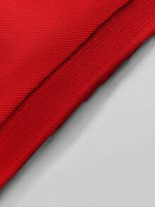 Manfinity Homme 男士红色短袖休闲/商务 Polo 衫，男士经典款，适合日常休闲、周末旅行、户外活动、探险旅行、轻松的工作环境或半正式场合，可作为男友/丈夫礼物、周年纪念/生日礼物、派对、夏季假期、婚礼等场合穿着。这款红色 Polo 衫采用黑色纽扣门襟，短袖修身设计，尽显男士经典魅力。 - 紅色 - 查看 5