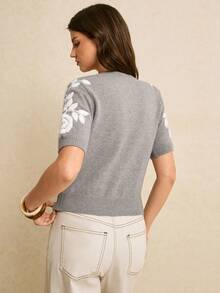 Poéselle 女士花卉刺绣圆领短袖休闲针织上衣 - 灰色 - 查看 2