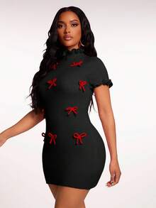 Radiana Đầm len nữ cổ bẻ, viền bèo nhún, trang trí nơ, dáng ôm, phối màu tương phản. - Đỏ và đen - Xem 5