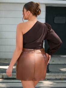 SHEIN Privé 大码纯色斜肩简约优雅夏季时尚衬衫 - 咖啡棕 - 查看 2