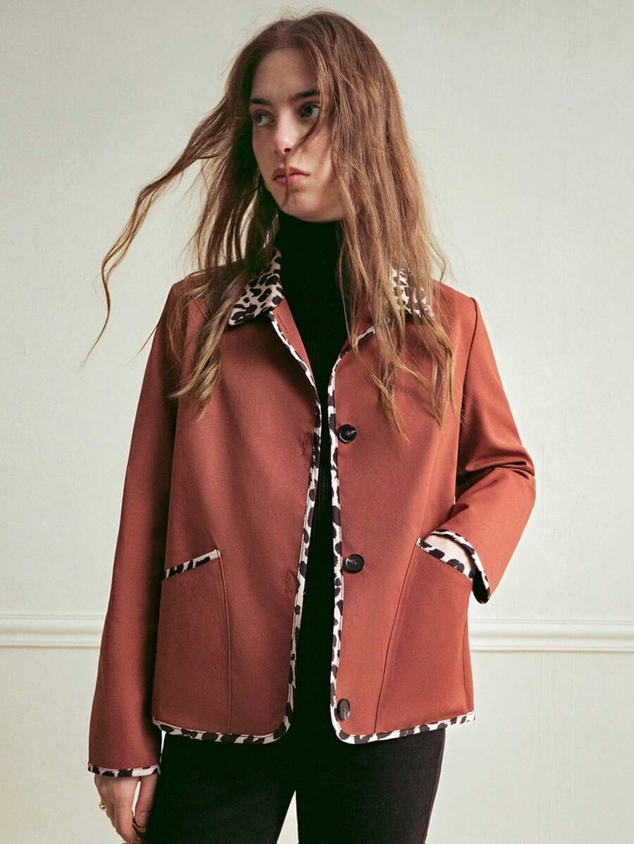 Écloséra 女士撞色饰边豹纹拼接领长袖纽扣前开襟休闲外套 - 紅木色 - 查看 1