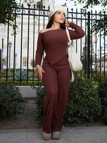 Lupita Cardoza Conjunto de 2 piezas de camiseta asimétrica de hombro con peluche + pantalones de pierna ancha de cintura baja para mujer, invierno - Marrón - Ver 4