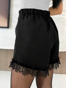 EMERY ROSE Shorts elegantes con detalle de encaje en el bajo para mujer de talla grande - Negro - Ver 2