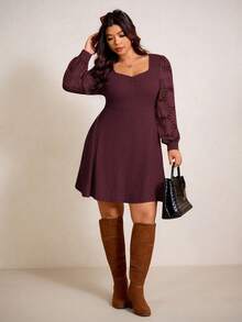 Elaquor 大码优雅浪漫蕾丝拼接心形领针织弹力纯色及膝连衣裙（女款） - 酒紅色 - 查看 5