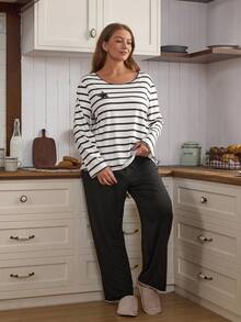 Doze Lane Gerippter Top kombiniert mit schwarzer Hose, Damen Schlafanzug Set, Damen Loungewear Set, gestreifter Pyjama Set mit Langarm, Loungewear für Damen, Homewear für Damen - Schwarz und Weiss - Übersicht 3