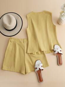 Franclia Petite Conjunto elegante de 2 peças em linho amarelo pálido para mulher, colete de abotoamento simples e calções plissados, fato curto casual de verão para chá de tarde, conjunto liso de verão para mulheres petite - Amarelo - Ver 2