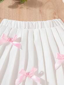 SHEIN 新款时尚、简约、可爱的纯色弹力百褶裙，专为女婴设计，采用舒适透气的面料制成，非常适合夏季日常穿着、户外活动、运动，也可作为半身裙穿着。 - 白色 - 查看 4