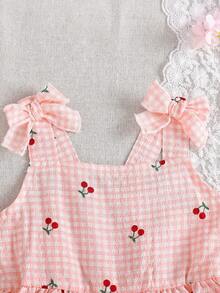 SHEIN Bộ 2 món cho bé gái: Áo hai dây in hình quả anh đào và nơ, không tay kẻ sọc + quần đùi cạp chun, trang phục thường ngày dễ thương, phù hợp cho mùa hè đi chơi hoặc du lịch. - Hồng - Xem 4