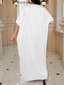 SHEIN Lady Vestido casual de manga corta con cuello en V y corte holgado para mujer de talla grande - Blanco y Negro - Ver 2