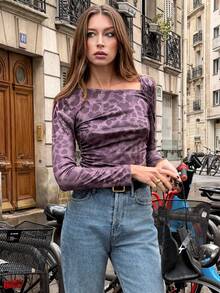 Chiquease Camiseta ajustada con estampado de leopardo - Blusa de cuello asimétrico fruncido para mujer, estilo minimalista casual para vacaciones, llegada nueva 2025 - Multicolor - Ver 6